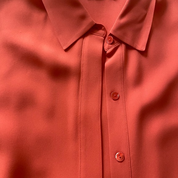 Blouse, great for work! - Picture 2 of 2